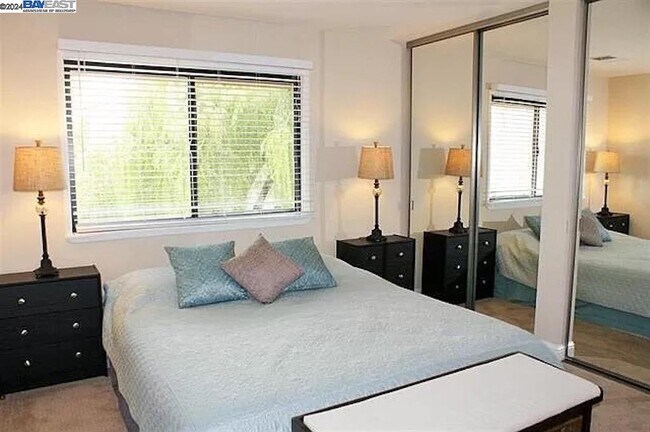 Foto del edificio - 1109 San Ramon Valley Blvd