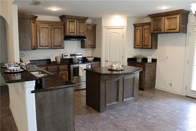 Foto del edificio - 4717 Quail Ave