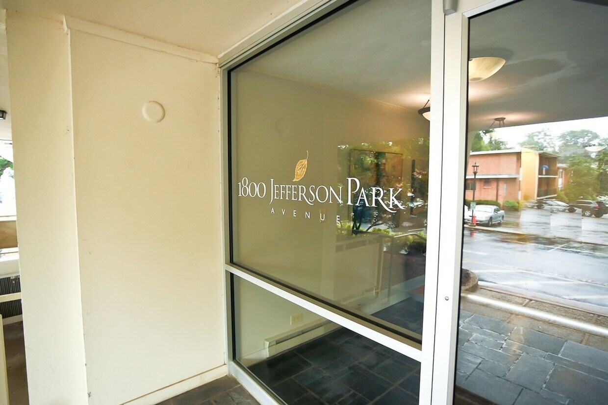 Building Photo - 1800 Jefferson Park Ave