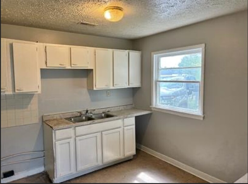 Foto del edificio - 2109 N Kenyon St