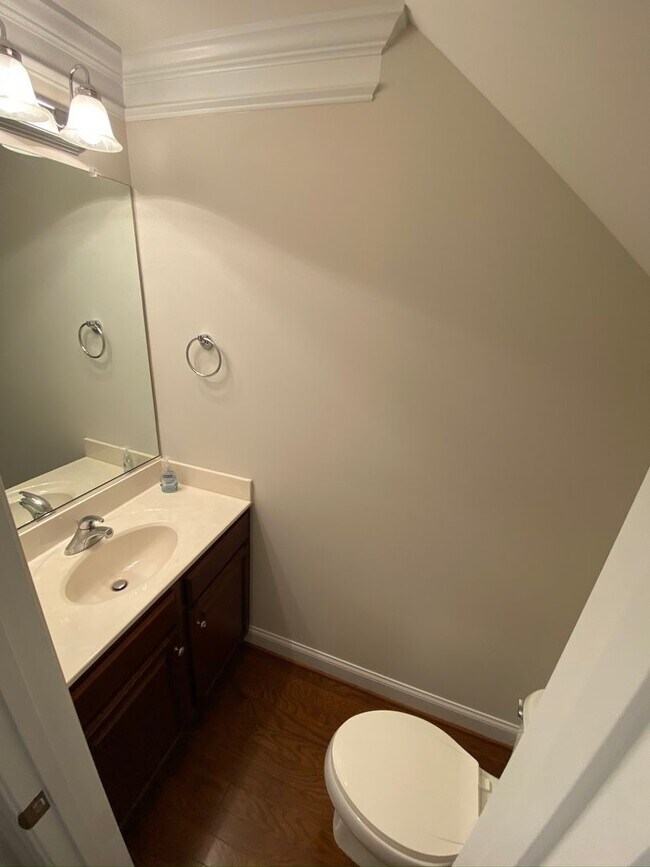 Building Photo - 726 Sterling Brooke Ct-2BR/2.5BA-Townhome!!