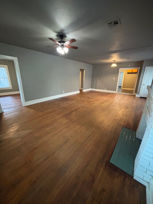 Foto del edificio - 1108 N Cheyenne Ave