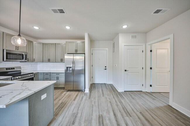 Foto del edificio - Brand New Luxury unit on Broadway in Bangor!