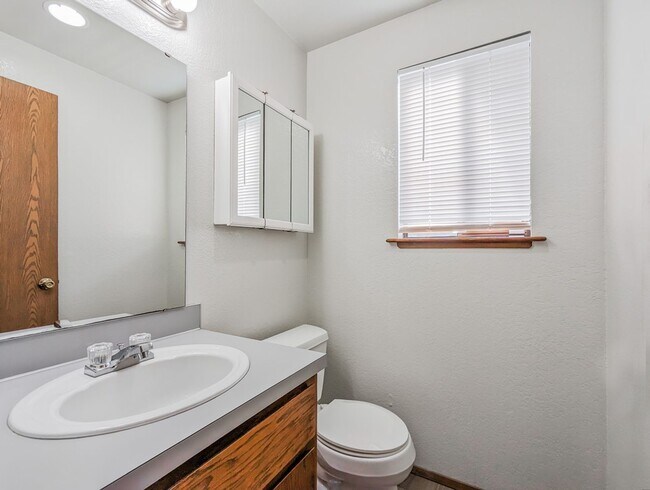 Foto del edificio - 7412 Lower Ridge Rd