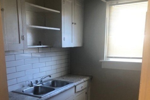 Kitchen - 340 College St