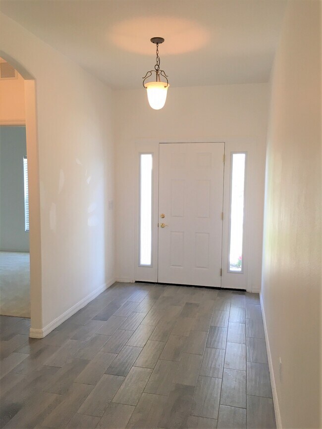 Building Photo - 5656 Indigo Crossing Dr