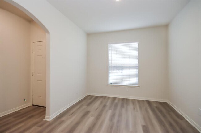 Foto del edificio - 10510 Sweetwater Creek Dr