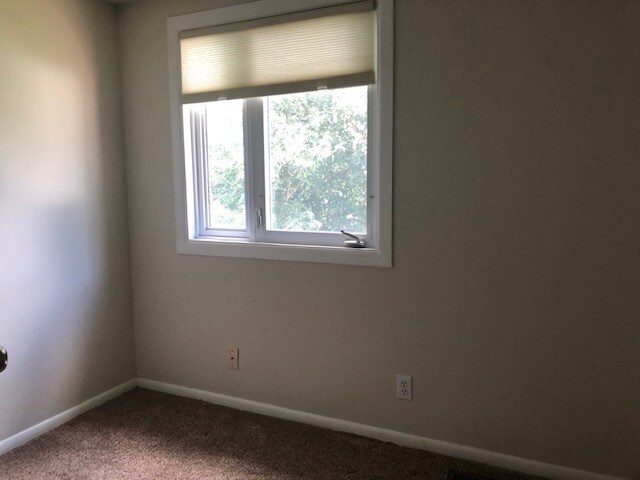 Bedroom 4 - 1533 8 1/2 Ave SE