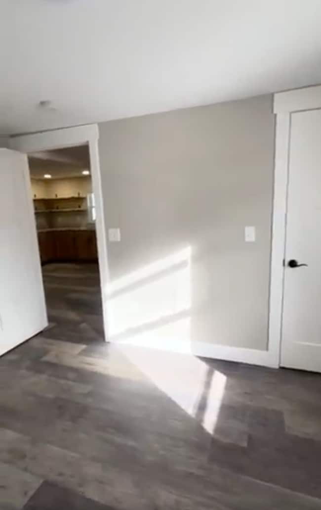 Building Photo - PRE LEASING!!! AVAILABLE JUNE 8TH! 1 Bedroom/1 Bathroom