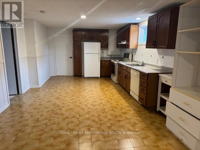 Building Photo - 14 Bramhall Ct