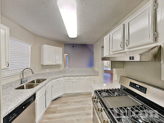 Building Photo - 18603 Bridoon Dr