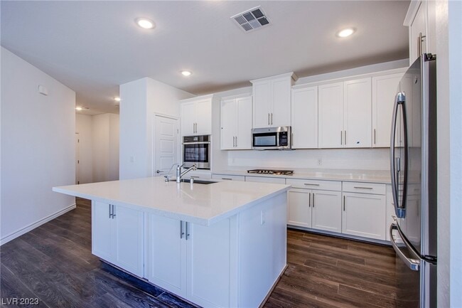 Foto del edificio - 2555 Hampton Rd
