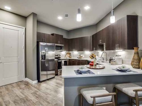 Foto principal - 1050 Galatyn Pkwy