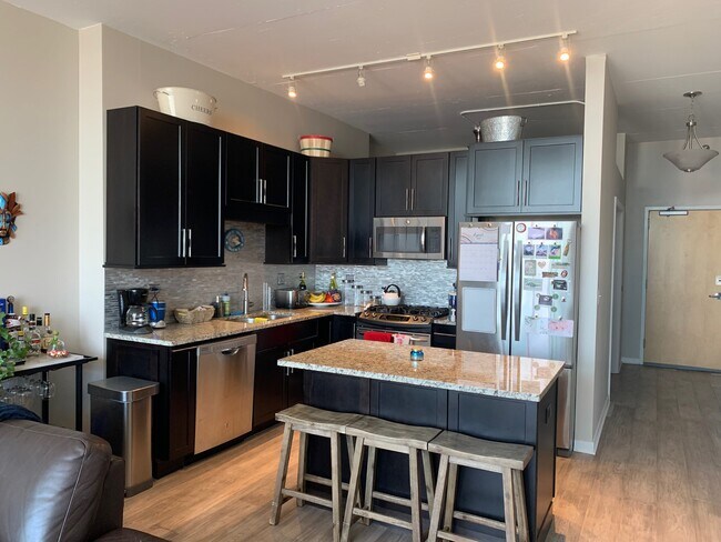 Kitchen - 1600 S Indiana Ave