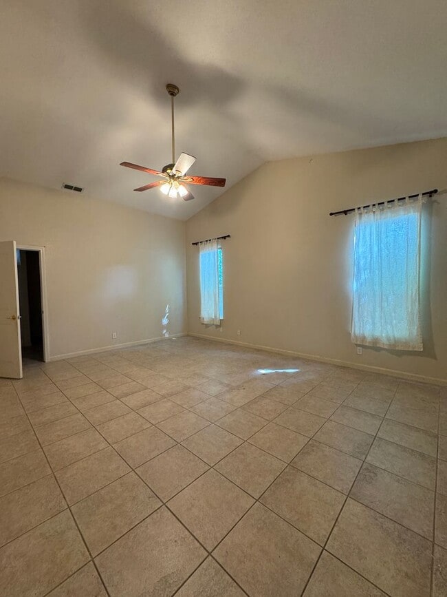 Building Photo - Beautiful Laguna West Home in Elk Grove, 3 Bedrooms, 2 Bathrooms, Quiet Cul-de-Sac