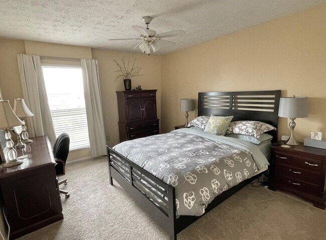 Foto del edificio - 1310 Louisville Rd