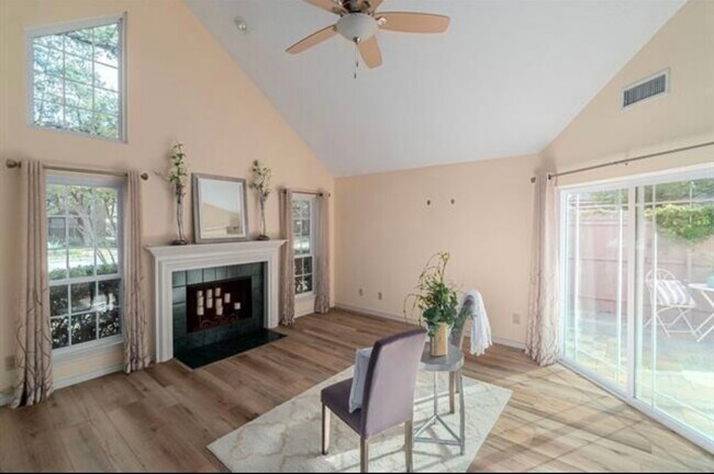 Foto del edificio - 17820 Windflower Way