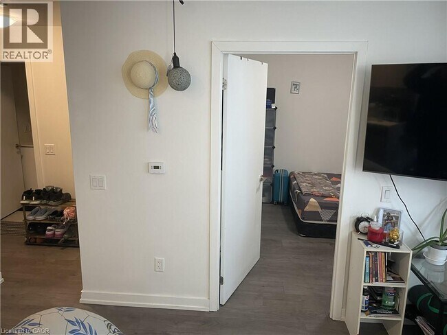 Building Photo - 55 Duke St W