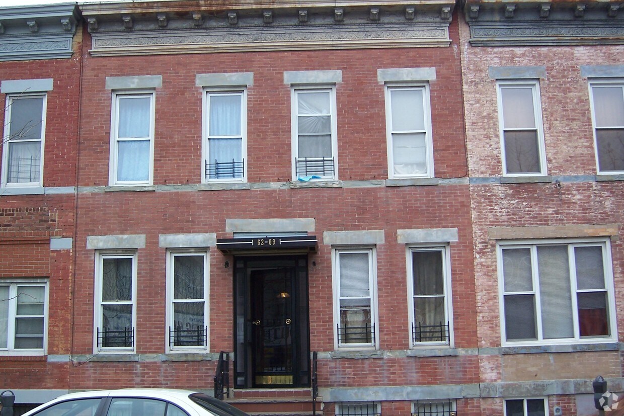 Primary Photo - 62-09 Myrtle Ave
