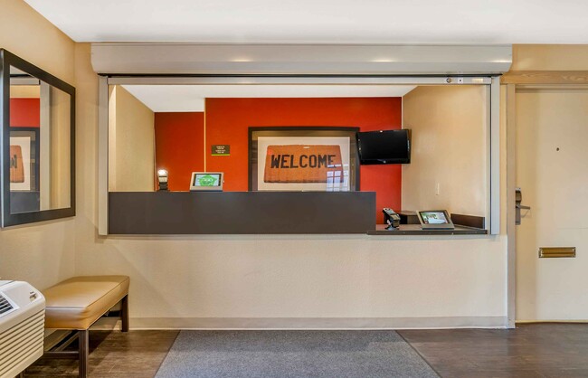 Lobby and Guest Check-in - Furnished Studio - Ann Arbor