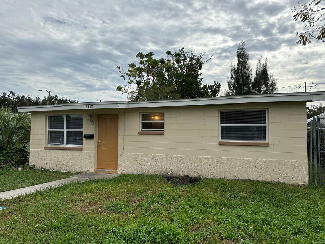 4412 13th Ave S, Saint Petersburg, FL 33711 House Rental in Saint