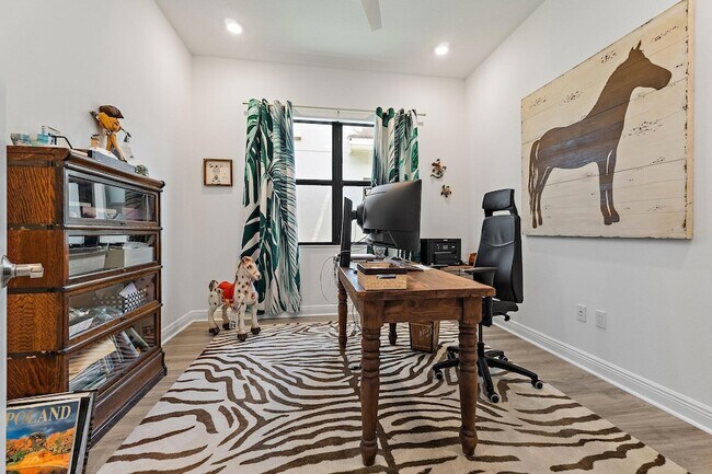 Foto del edificio - 15883 Key Biscayne Ln