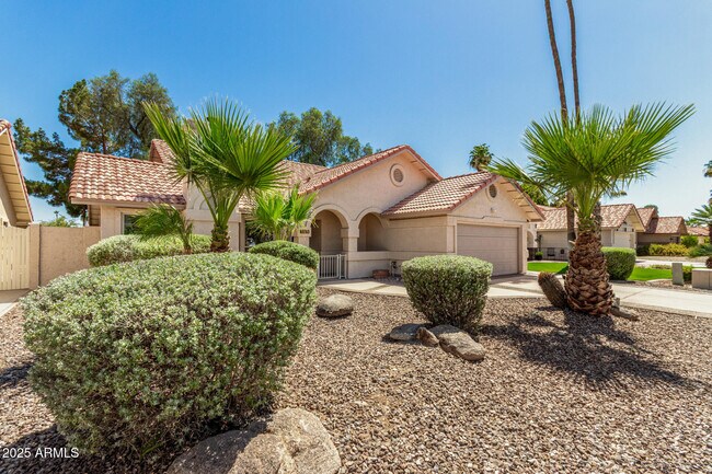 Foto del edificio - 7139 W McRae Way