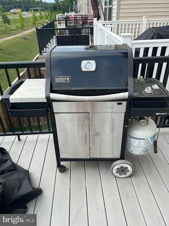 Building Photo - 42418 Dogwood Glen Square