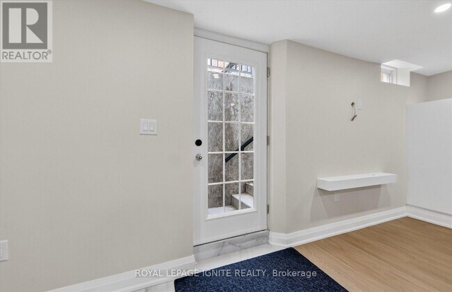 Building Photo - 2404 Florentine Pl