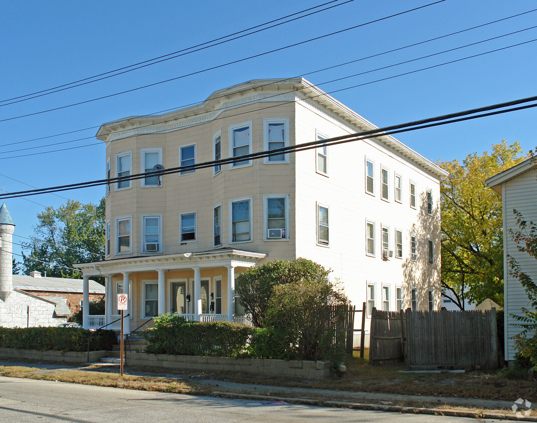 Building Photo - 133 Union St