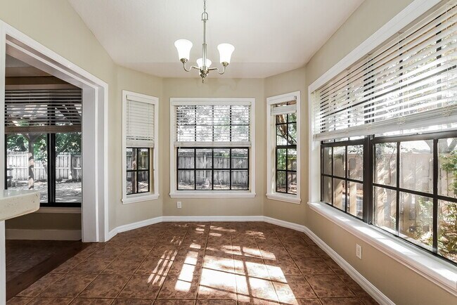 Foto del edificio - 4661 Marsh Harbor Dr