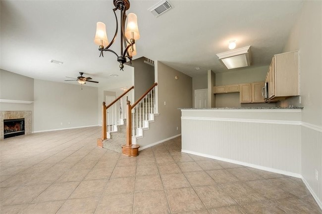 Building Photo - Beautifully updated two-story home in the ...