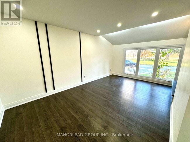 Building Photo - 2 Ptarmigan Crescent