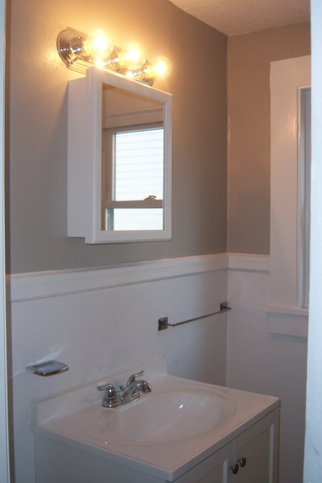 Building Photo - 4 Winter St