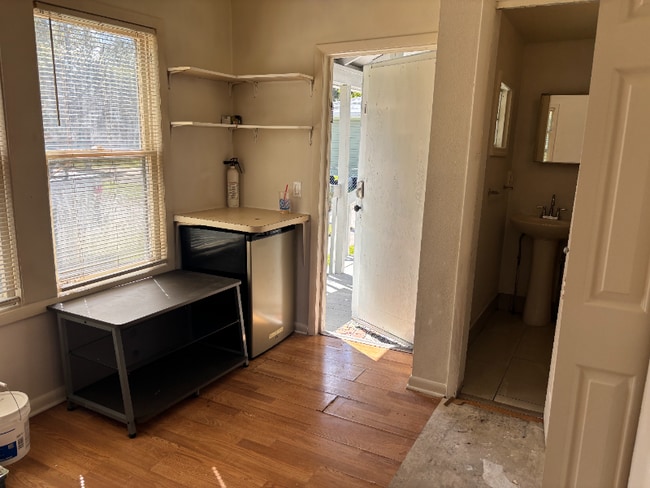 Foto del edificio - 141 Fairview Ave