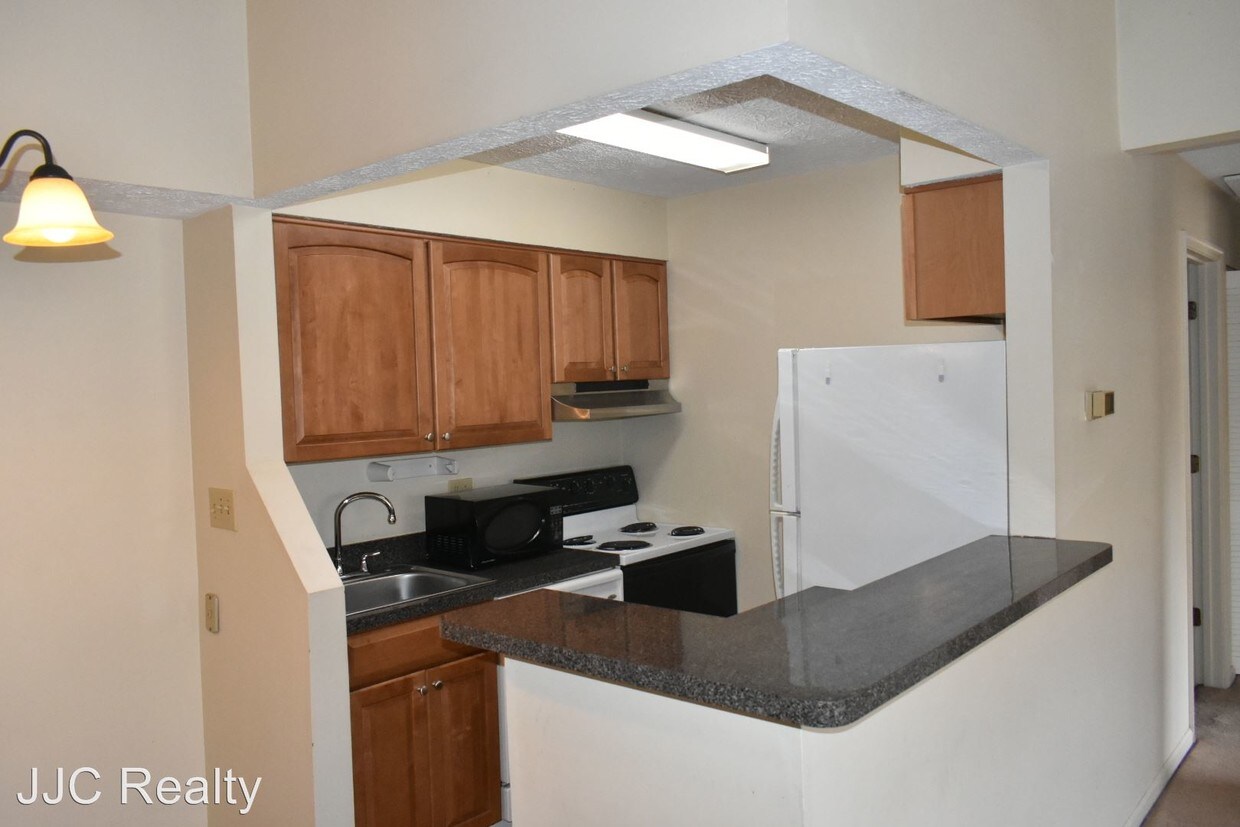 Primary Photo - 2 br, 1 bath House - 222 Wells Ct