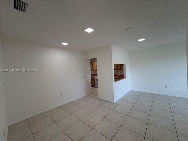 Foto del edificio - 411 NW 100th Pl