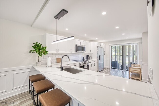 Building Photo - 12130 Kelly Greens Blvd