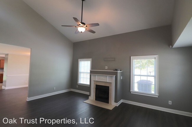 Building Photo - 3 br, 2.5 bath House - 201 Tyner Trail