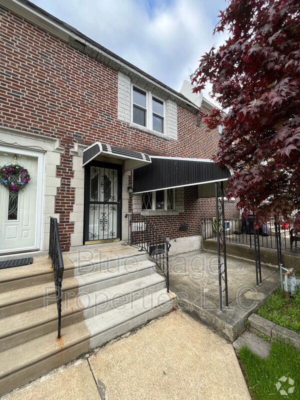 Building Photo - 228 W Wyncliffe Ave