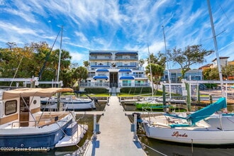 Building Photo - 1208 E River Dr