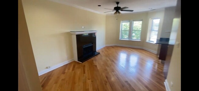 Foto del edificio - 6949 N Oakley Ave