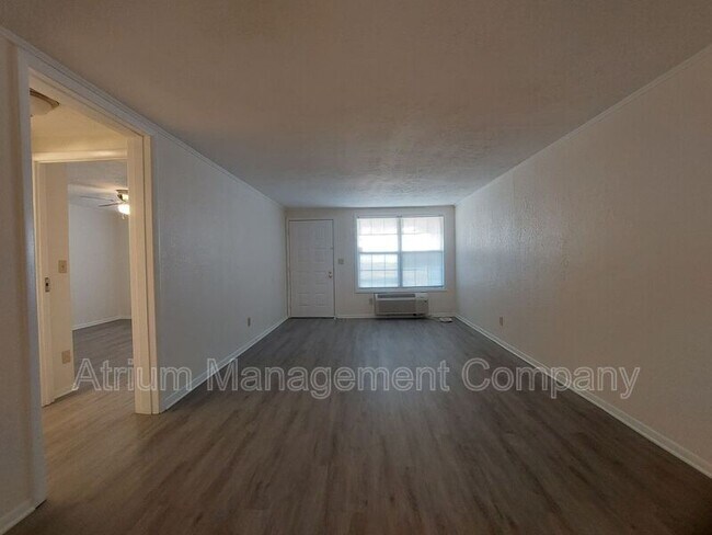 Foto del edificio - 1295 N Holland Pky