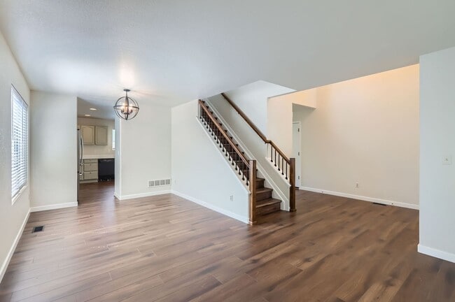 Foto del edificio - Gorgeous home in Wolf Creek! Ready now!
