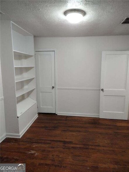 Building Photo - 131 Garrison Rd SE