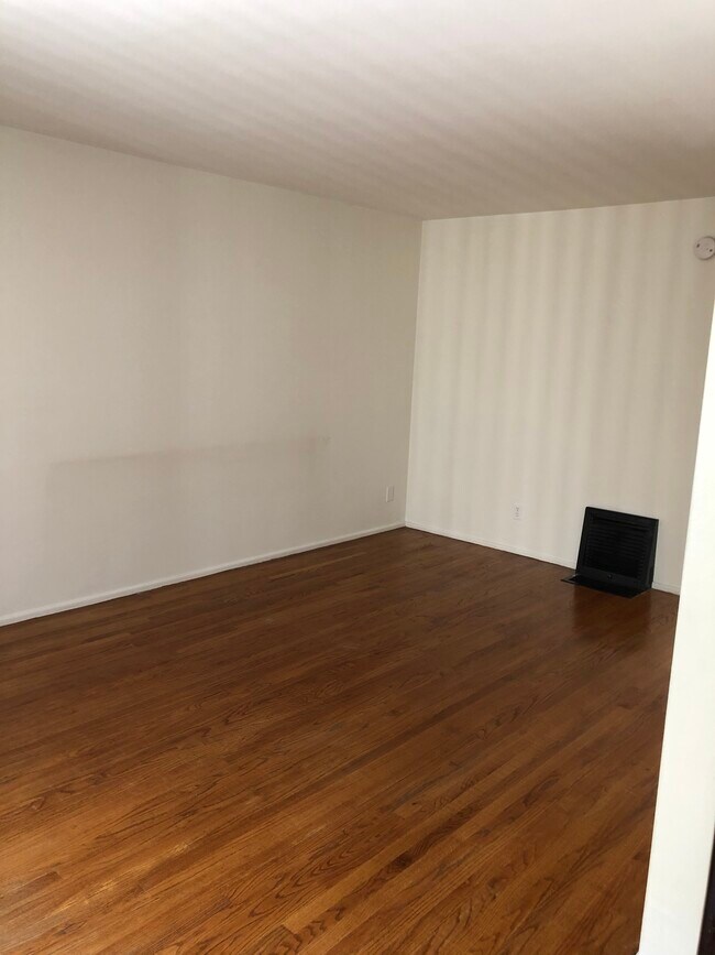 Foto del edificio - 1208 N Brand Blvd