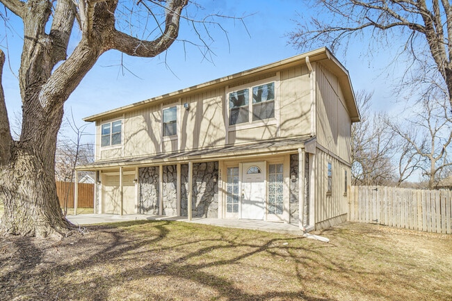 Building Photo - 11810 W 79th St