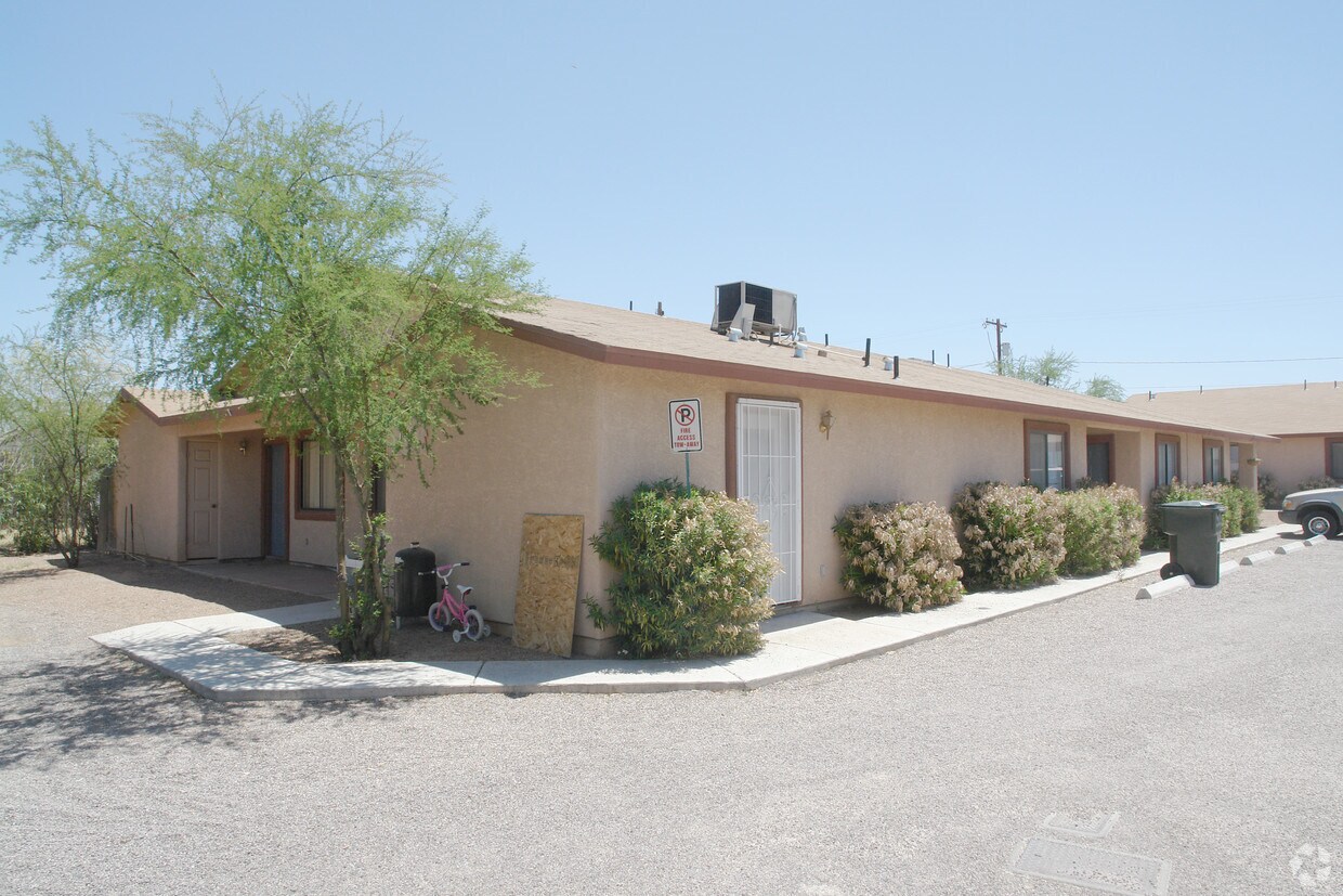 Building Photo - 1012 E Blacklidge Dr