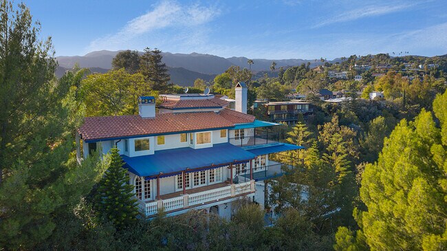 Foto del edificio - 1972 Westridge Rd