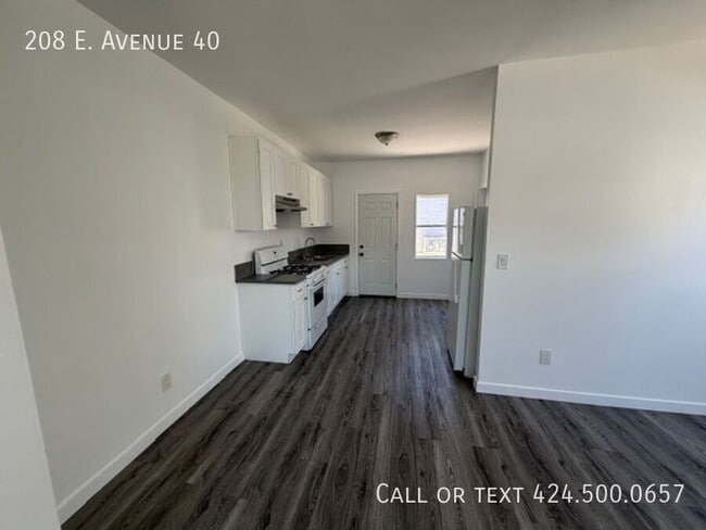 Building Photo - 208 E Avenue 40